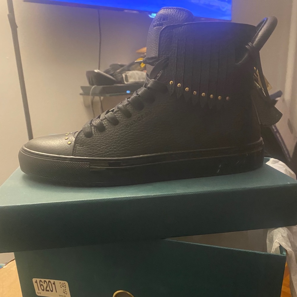 Men’s Buscemi sneakers size 8(41)